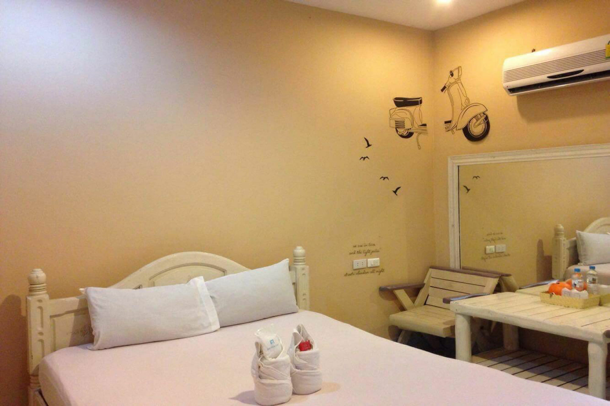 Chang Hotel Chiang Mai Bagian luar foto