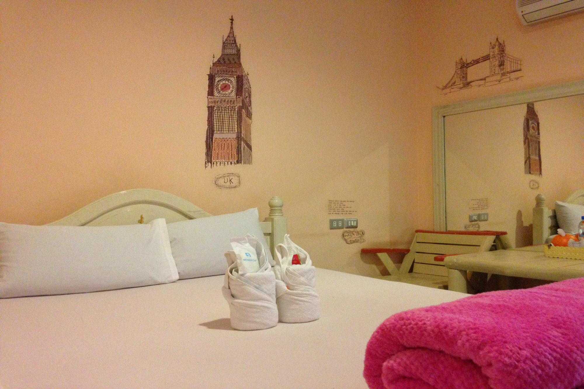Chang Hotel Chiang Mai Bagian luar foto
